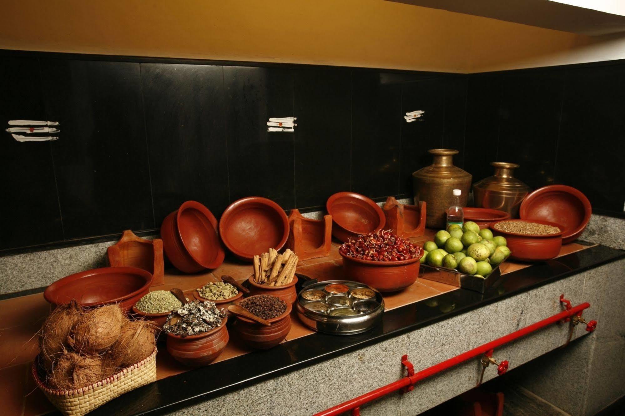 Kānādukāttān Visalam Chettinad Palace - A Cgh Earth Experience מראה חיצוני תמונה